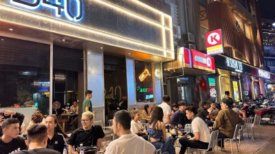 B40 <호치민감성주점>